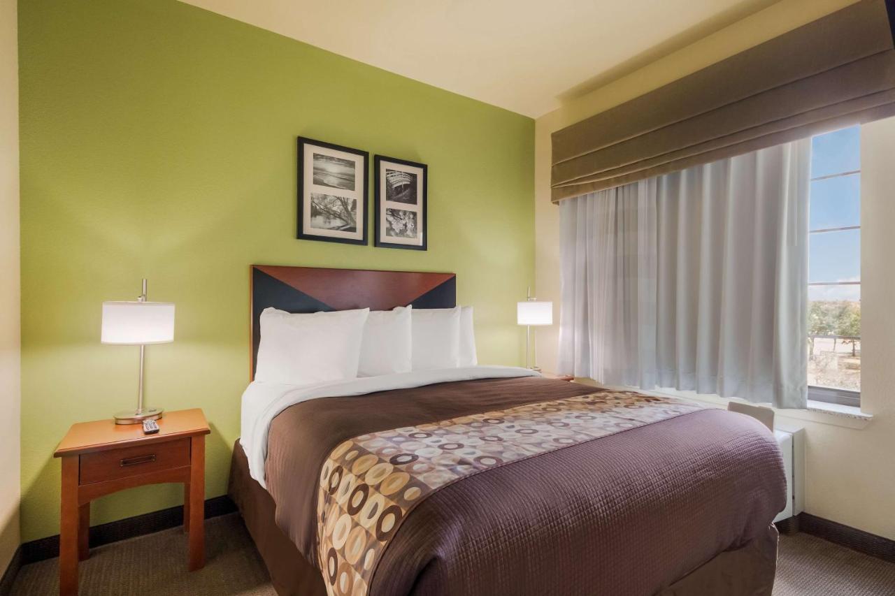 Surestay Plus Hotel By Best Western Near Seaworld San Antonio Eksteriør bilde